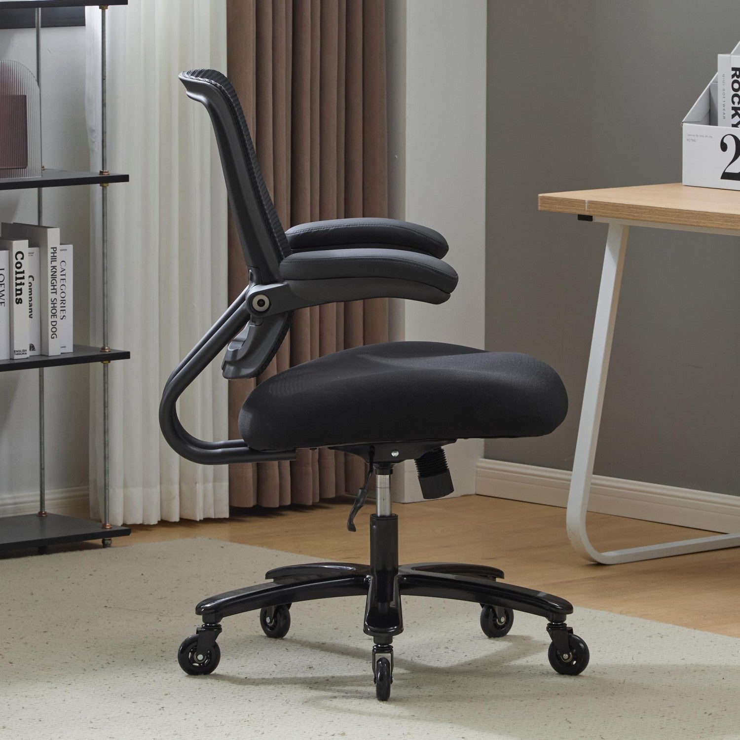 B1 Heavy Duty Chair 500lbs with Flip Armrests