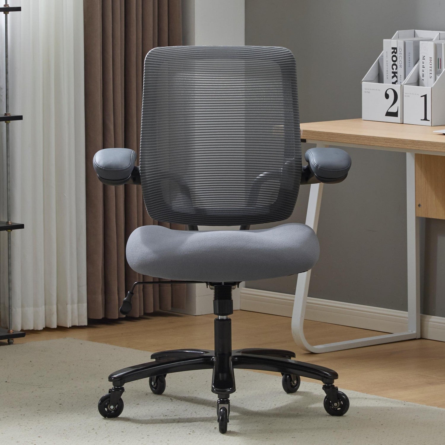 B1 Heavy Duty Chair 500lbs with Flip Armrests