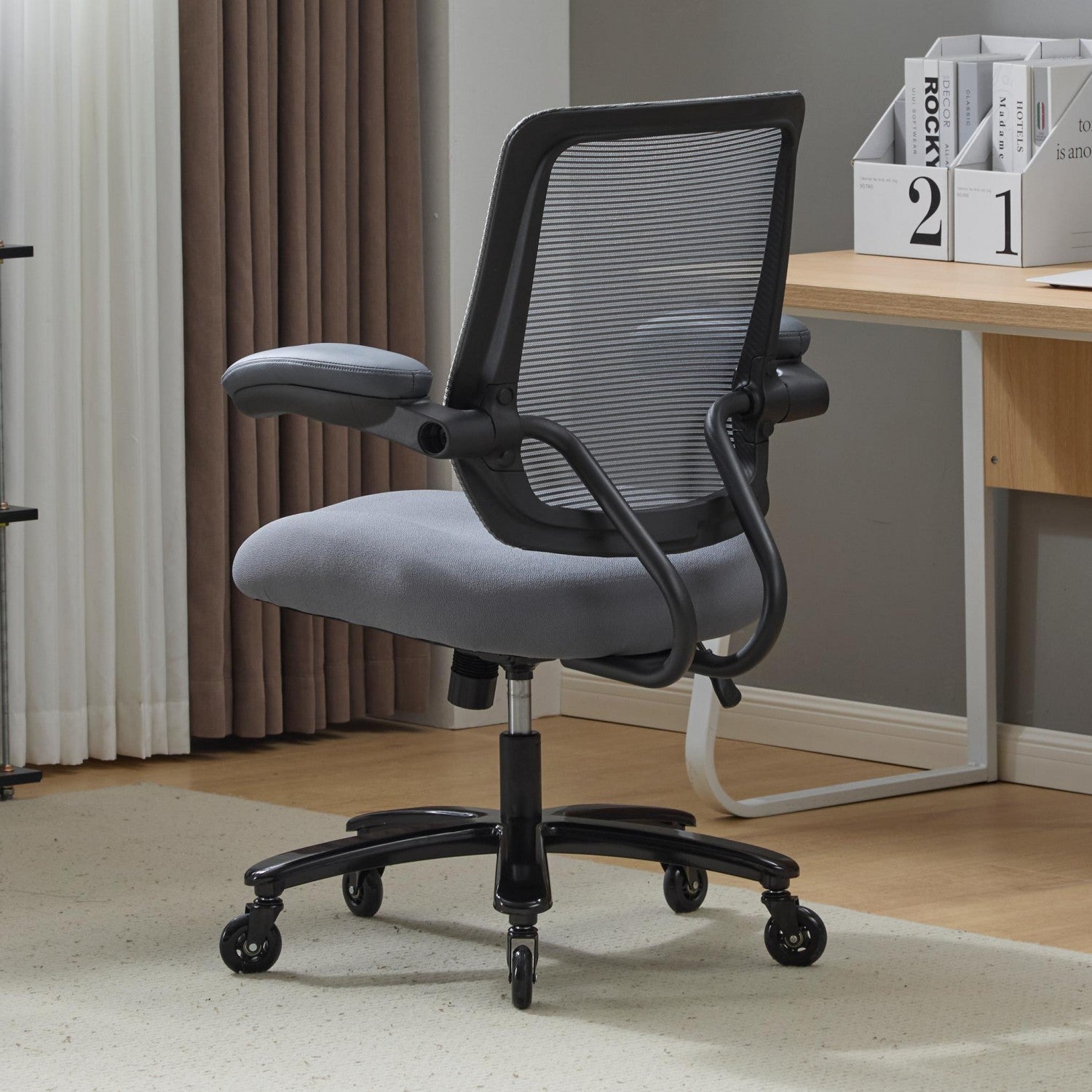 B1 Heavy Duty Chair 500lbs with Flip Armrests