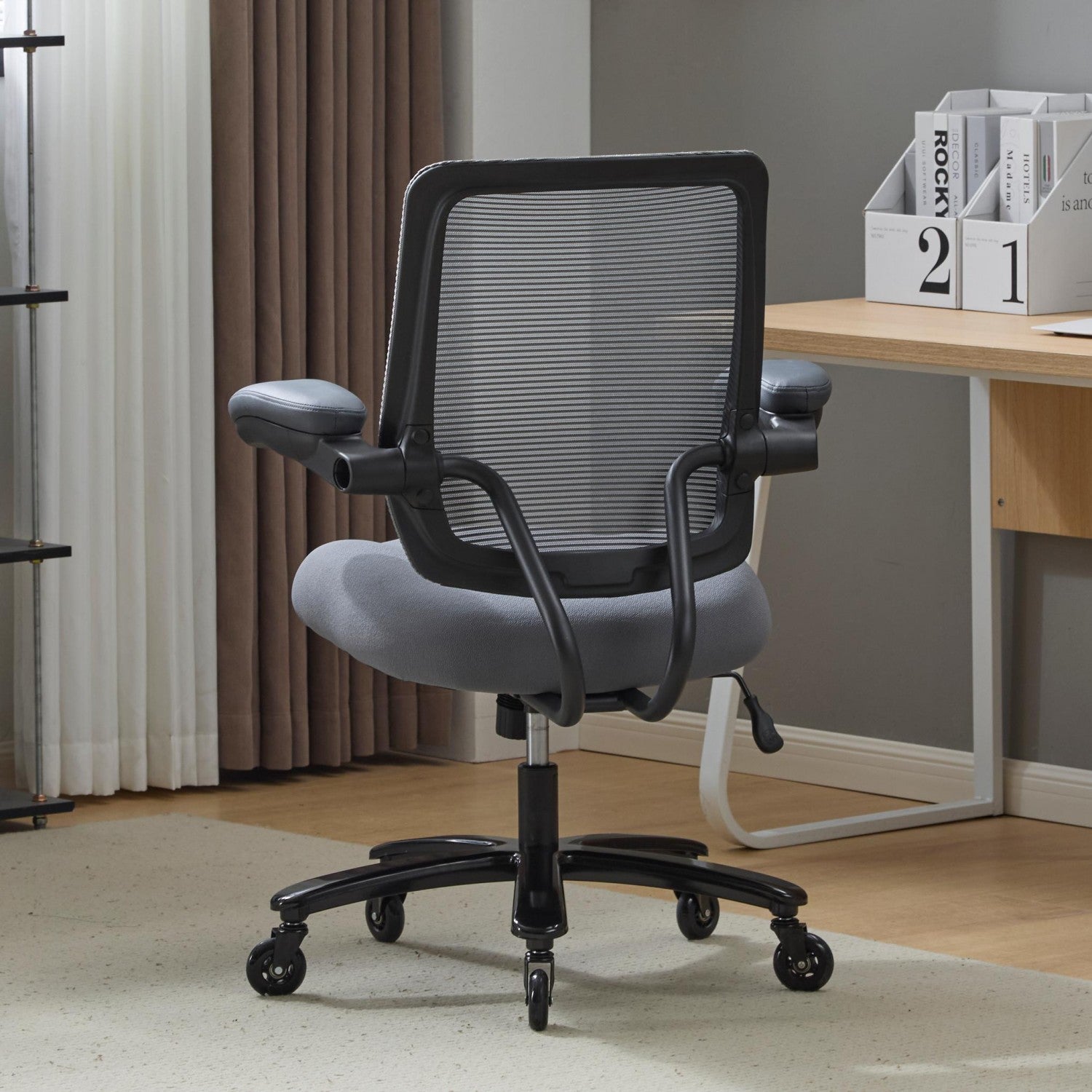 B1 Heavy Duty Chair 500lbs with Flip Armrests