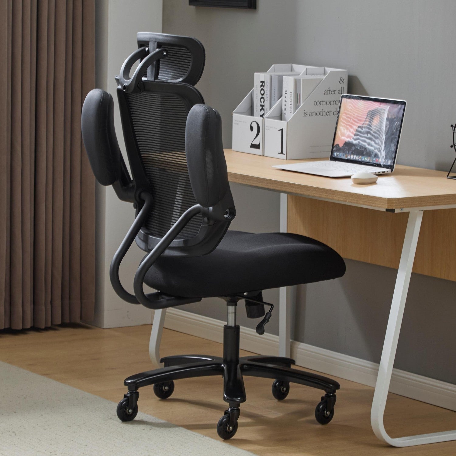 B1 Heavy Duty Chair 500lbs with Flip Armrests