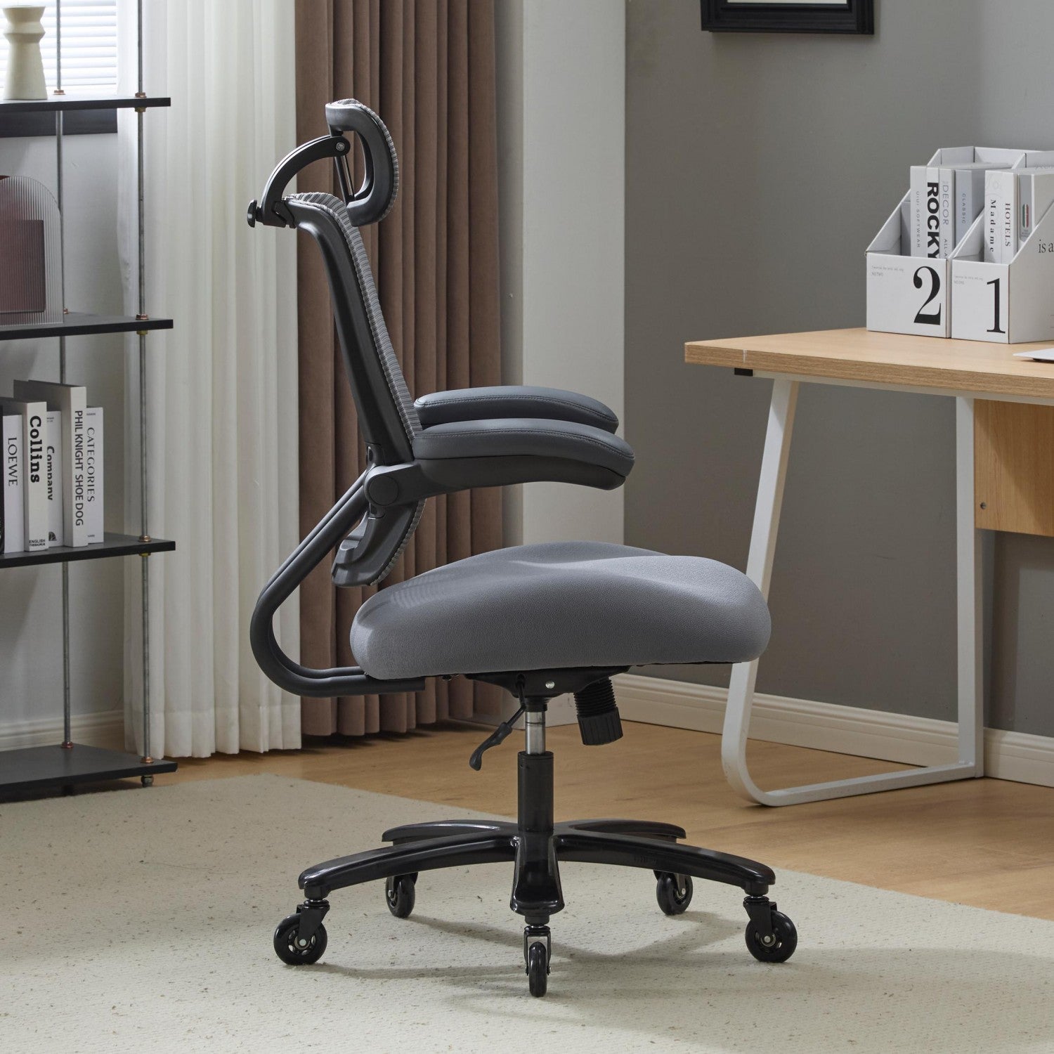 B1 Heavy Duty Chair 500lbs with Flip Armrests