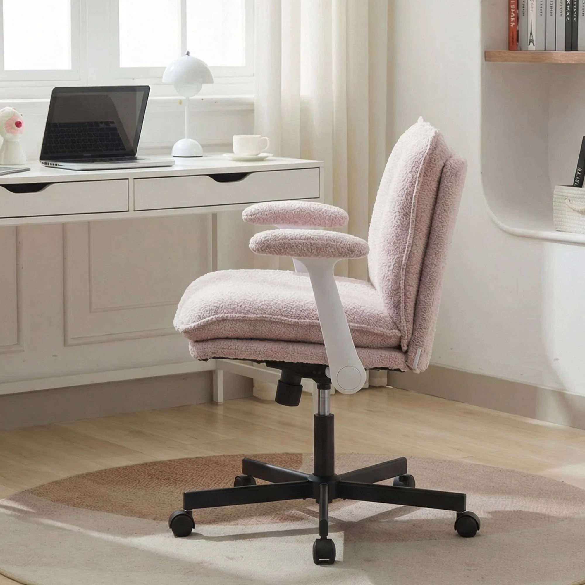 P3 Criss Cross Chair with Adjustable Armrests
